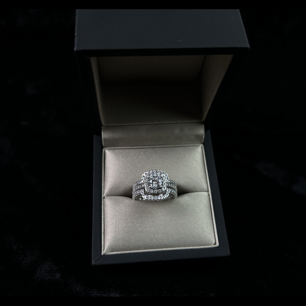Platinum Queen Wedding Ring